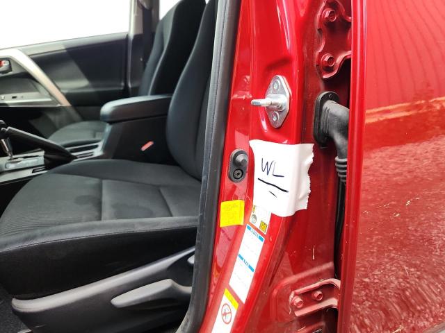 JTMBFREV4GJ084697 - 2016 TOYOTA RAV4 LE RED photo 12