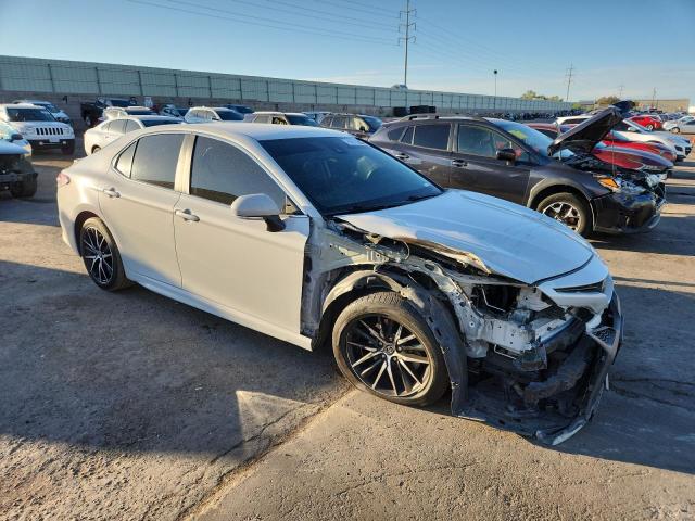 4T1G11AKXNU047680 - 2022 TOYOTA CAMRY SE 灰色 照片 4