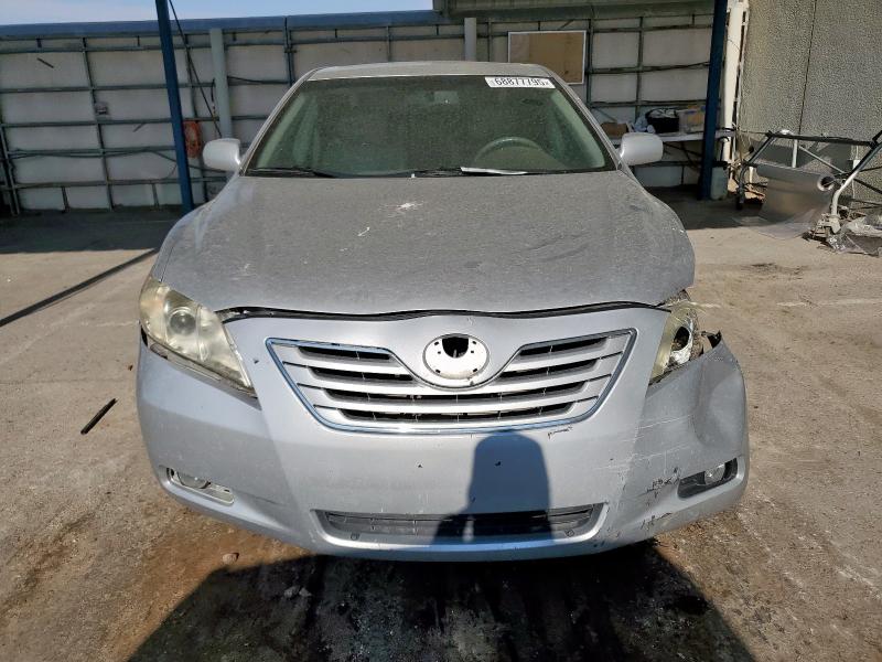 4T4BE46K29R070908 - 2009 TOYOTA CAMRY BASE Արծաթագույն լուսանկար 5