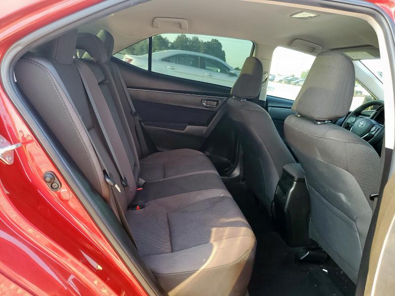 5YFBURHE9JP775695 - 2018 TOYOTA COROLLA L RED photo 10