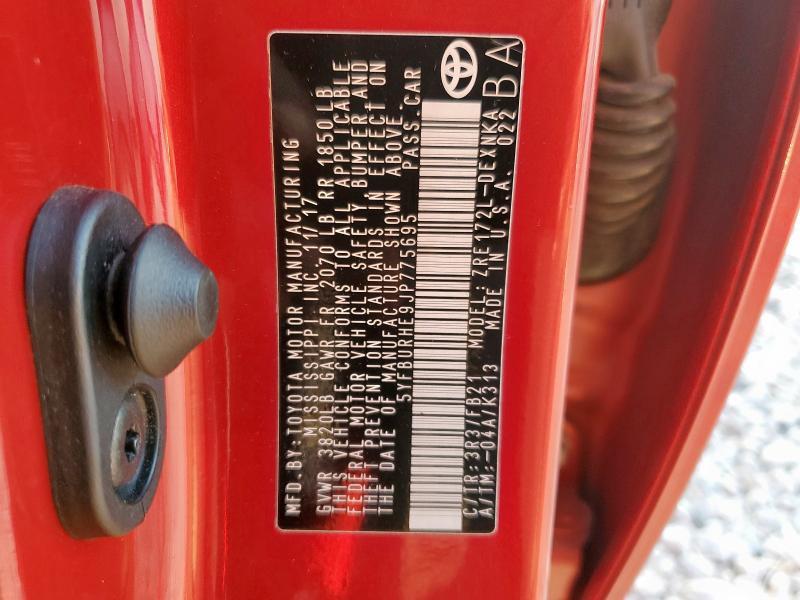 5YFBURHE9JP775695 - 2018 TOYOTA COROLLA L RED photo 12