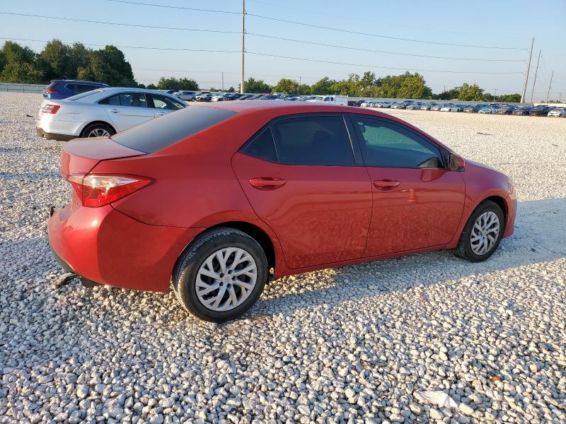 5YFBURHE9JP775695 - 2018 TOYOTA COROLLA L RED photo 3