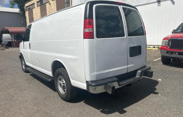 1GTW7AFG6J1912272 - 2018 GMC SAVANA G2500 WHITE photo 3