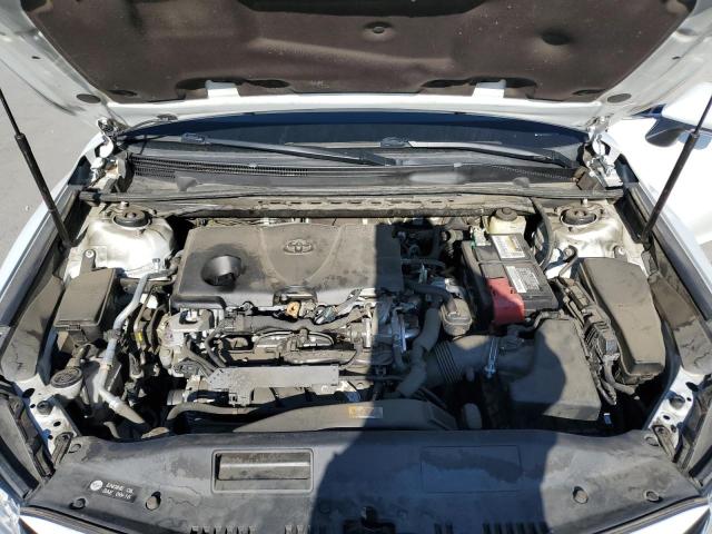 4T1B11HK6JU114219 - 2018 TOYOTA CAMRY L Weiß Foto 11