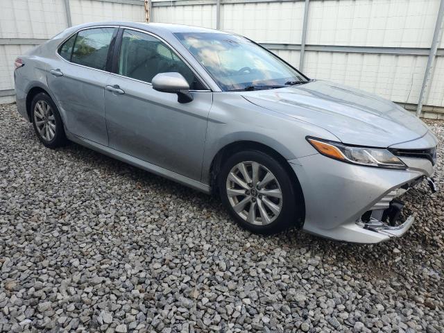 4T1C11AK8LU362862 - 2020 TOYOTA CAMRY LE SILVER photo 4