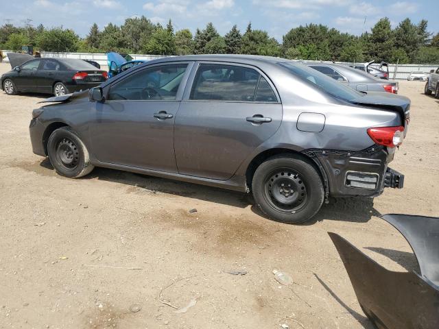 5YFBU4EE2DP163981 - 2013 TOYOTA COROLLA BASE Сірий фото 2