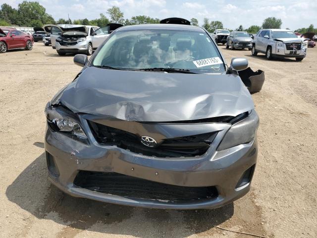 5YFBU4EE2DP163981 - 2013 TOYOTA COROLLA BASE Сірий фото 5