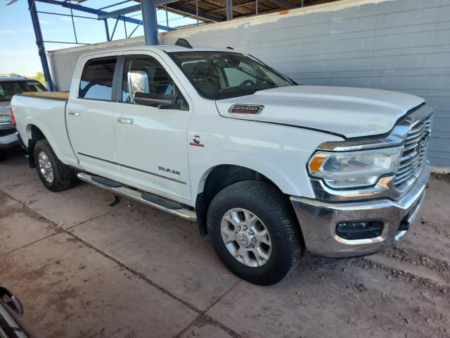 3C6UR5FL0LG103674 - 2020 RAM 2500 LARAMIE WHITE photo 4