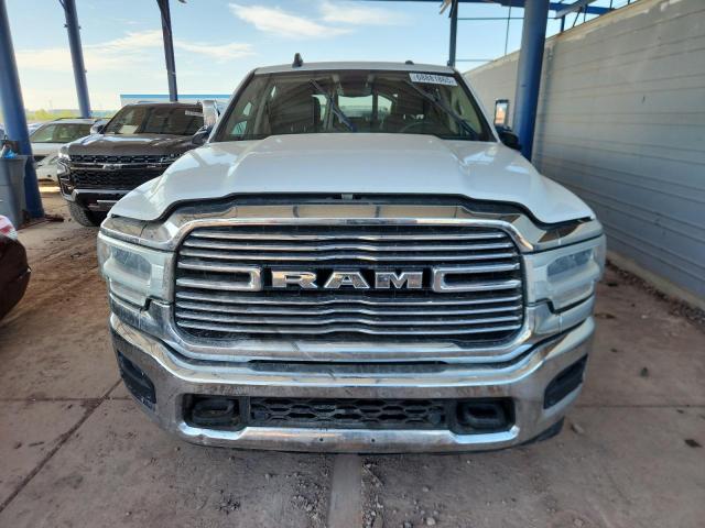 3C6UR5FL0LG103674 - 2020 RAM 2500 LARAMIE WHITE photo 5