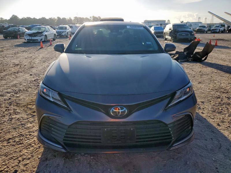 4T1C11AKXPU101738 - 2023 TOYOTA CAMRY LE 灰色 照片 5
