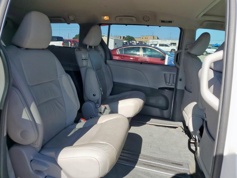 5TDYK3DC5FS634543 - 2015 TOYOTA SIENNA XLE WHITE photo 11