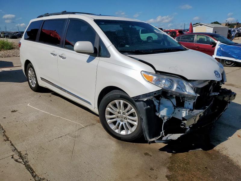 5TDYK3DC5FS634543 - 2015 TOYOTA SIENNA XLE WHITE photo 4