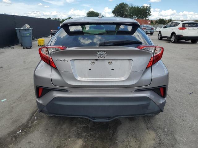 JTNKHMBXXK1056989 - 2019 TOYOTA C-HR XLE Srebrny zdjęcie 6