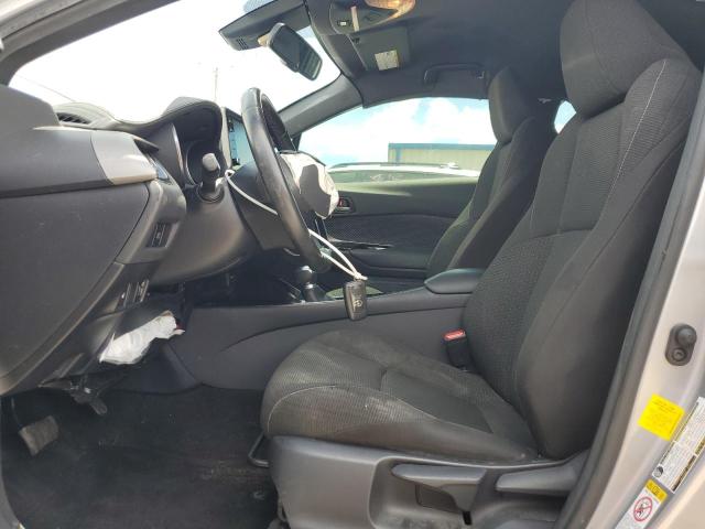 JTNKHMBXXK1056989 - 2019 TOYOTA C-HR XLE Srebrny zdjęcie 7