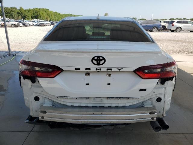 4T1G11AKXRU860247 - 2024 TOYOTA CAMRY SE NIGHT SHADE WHITE photo 6