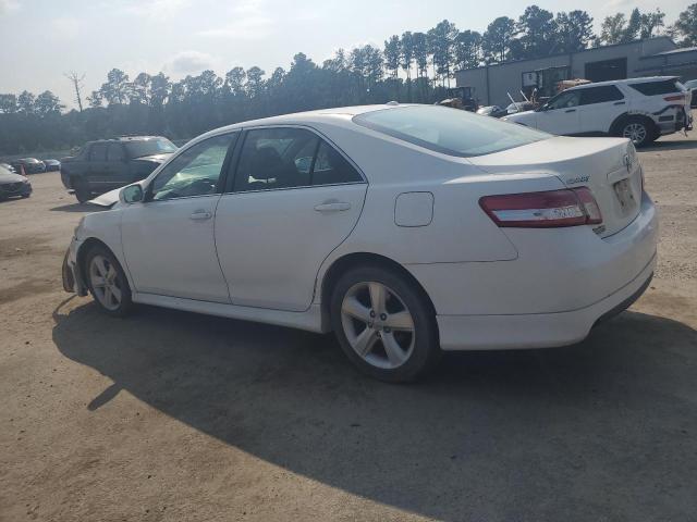 4T1BF3EK6AU502746 - 2010 TOYOTA CAMRY BASE WHITE photo 2