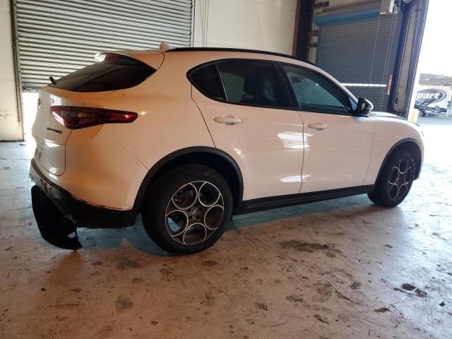 ZASPAJAN5M7D00228 - 2021 ALFA ROMEO STELVIO SPORT أبيض صورة 3