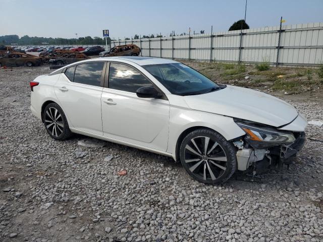 1N4BL4CV3KN318639 - 2019 NISSAN ALTIMA SR 白色 照片 4