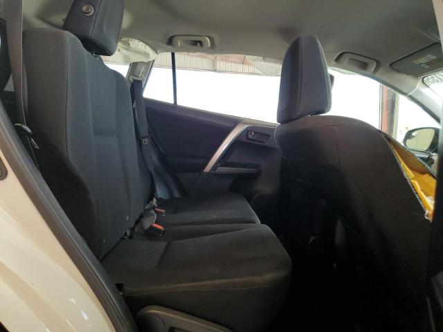 JTMZFREV4HJ121098 - 2017 TOYOTA RAV4 LE 白色 照片 11