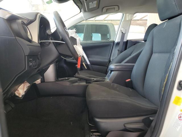 JTMZFREV4HJ121098 - 2017 TOYOTA RAV4 LE 白色 照片 7