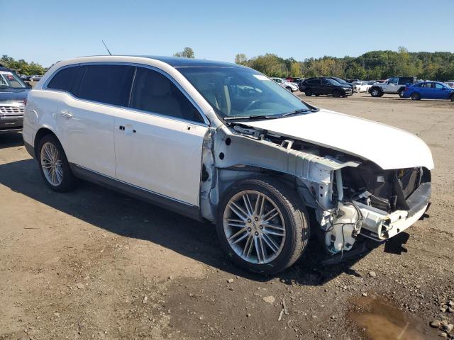 2LMHJ5AT0FBL02403 - 2015 LINCOLN MKT WHITE photo 4