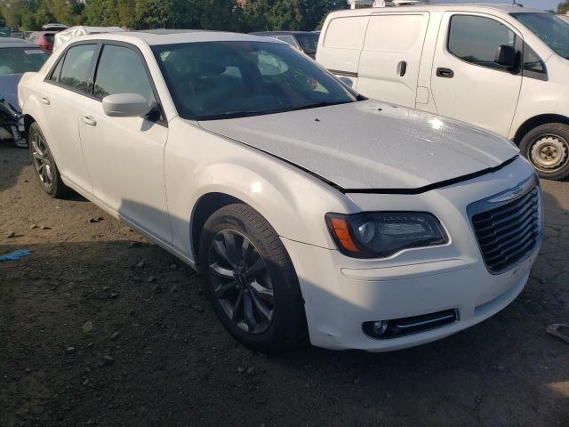 2C3CCAGG5EH331371 - 2014 CHRYSLER 300 S WHITE photo 4