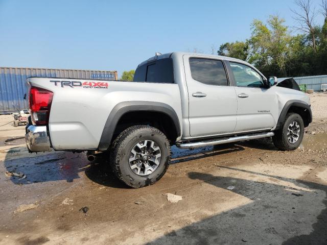 3TMCZ5AN6JM151062 - 2018 TOYOTA TACOMA DOUBLE CAB SILVER photo 3