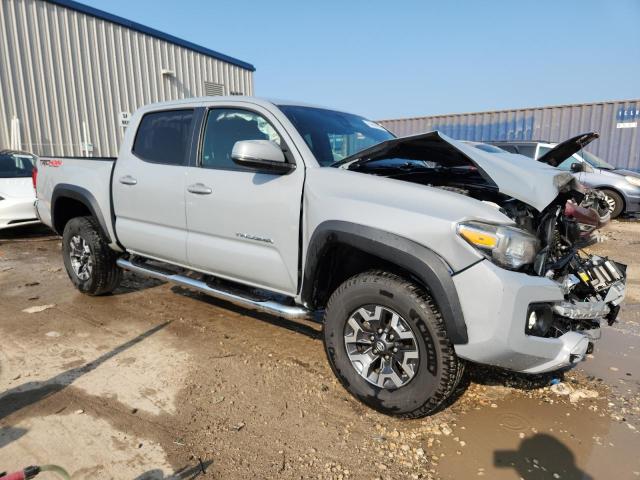 3TMCZ5AN6JM151062 - 2018 TOYOTA TACOMA DOUBLE CAB SILVER photo 4