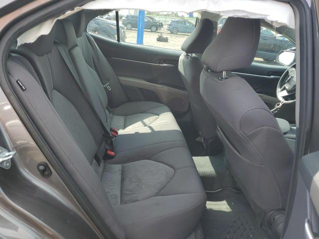 4T1C11AK7PU830828 - 2023 TOYOTA CAMRY LE GRAY photo 10