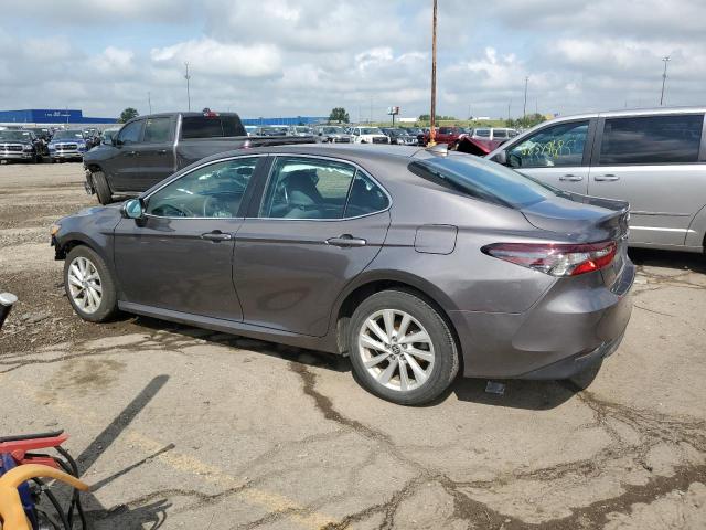 4T1C11AK7PU830828 - 2023 TOYOTA CAMRY LE GRAY photo 2
