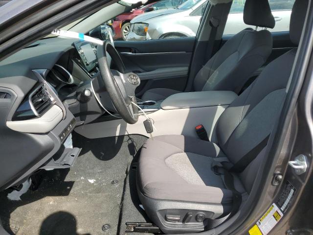 4T1C11AK7PU830828 - 2023 TOYOTA CAMRY LE GRAY photo 7