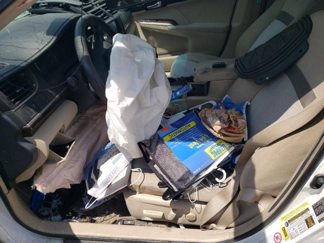 4T4BF1FK8CR205330 - 2012 TOYOTA CAMRY BASE WHITE photo 7