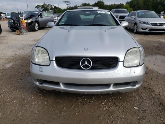 WDBKK47F6YF144714 - 2000 MERCEDES-BENZ SLK 230 KOMPRESSOR SILVER photo 5