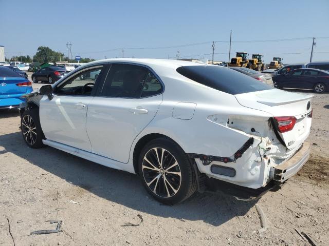 4T1G11AK5LU366174 - 2020 TOYOTA CAMRY SE WHITE photo 2