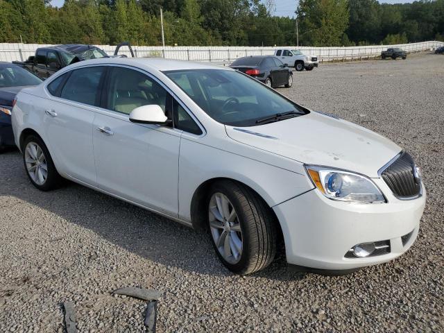 1G4PS5SK5E4211565 - 2014 BUICK VERANO WHITE photo 4