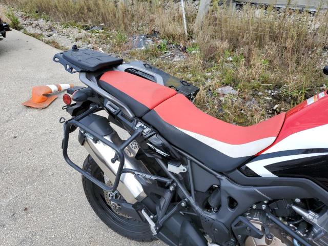 JH2SD0440HK101329 - 2017 HONDA CRF1000 RED photo 6