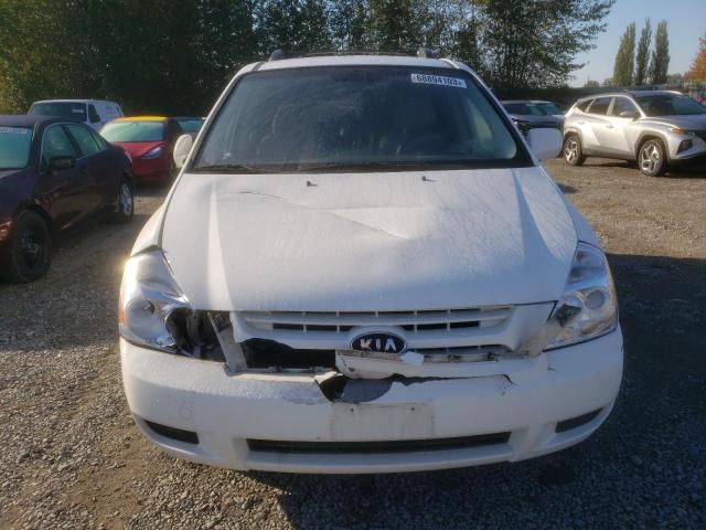 KNDMB133486263995 - 2008 KIA SEDONA WHITE photo 5