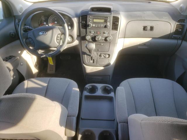 KNDMB133486263995 - 2008 KIA SEDONA WHITE photo 8