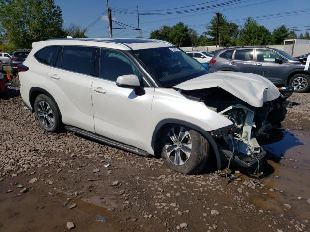 5TDGZRAH6MS065306 - 2021 TOYOTA HIGHLANDER XLE Սպիտակ լուսանկար 4