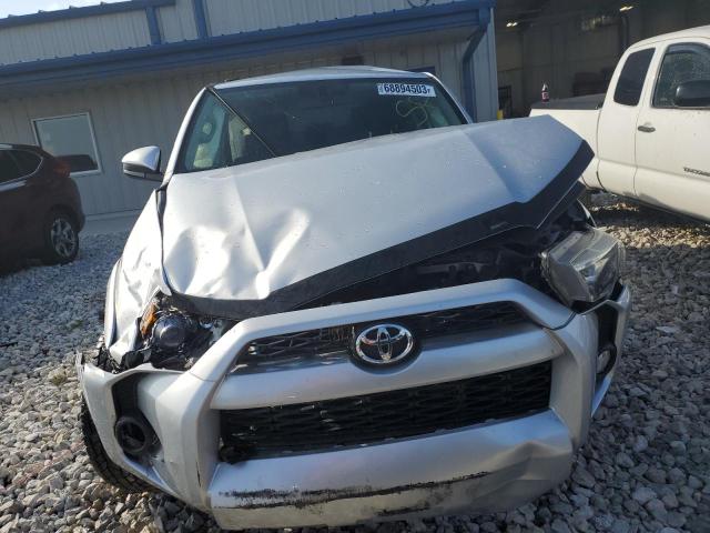 JTEBU5JR6G5383006 - 2016 TOYOTA 4RUNNER SR5/SR5 PREMIUM 银色 照片 5