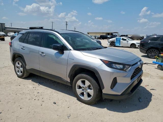 JTMLWRFV2MD116351 - 2021 TOYOTA RAV4 LE 银色 照片 4