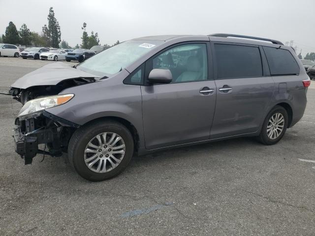 2016 TOYOTA SIENNA XLE, 