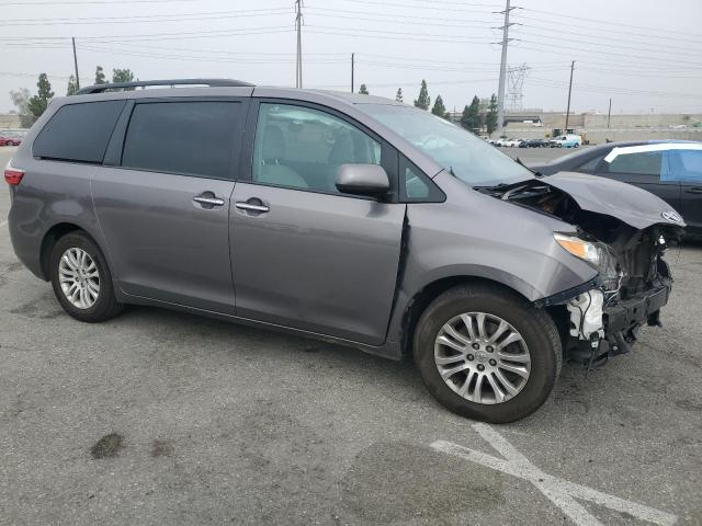 5TDYK3DC3GS757355 - 2016 TOYOTA SIENNA XLE Gümüş foto 4