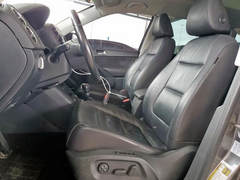 WVGAV7AXXGW560489 - 2016 VOLKSWAGEN TIGUAN S CHARCOAL photo 7