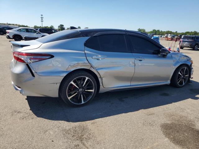4T1BZ1HK1KU023319 - 2019 TOYOTA CAMRY XSE 银色 照片 3