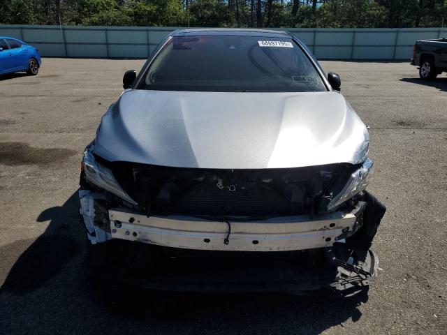4T1BZ1HK1KU023319 - 2019 TOYOTA CAMRY XSE 银色 照片 5