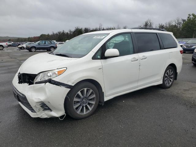 2018 TOYOTA SIENNA XLE, 