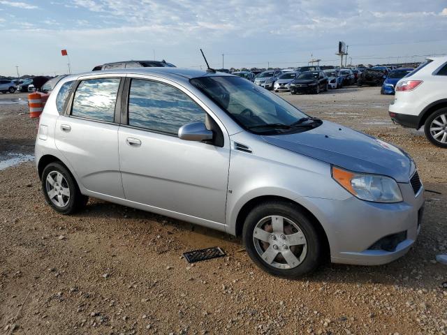 KL1TD66E09B613347 - 2009 CHEVROLET AVEO LS SILVER photo 4