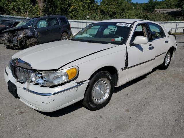 1LNHM81W01Y653838 - 2001 LINCOLN TOWN CAR EXECUTIVE WHITE photo 1