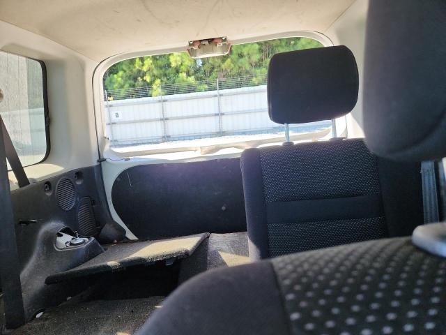 JTLKT324450216690 - 2005 TOYOTA SCION XB WHITE photo 10